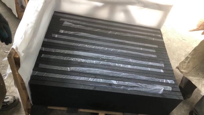 G 684 basalt rand gezoet met facet - Afbeelding 2