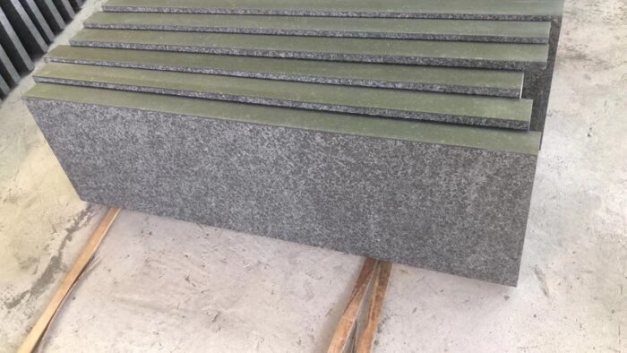 G 684 basalt zwembadrand - Afbeelding 3