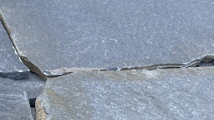 Karistos black flagstones 2-4 cm